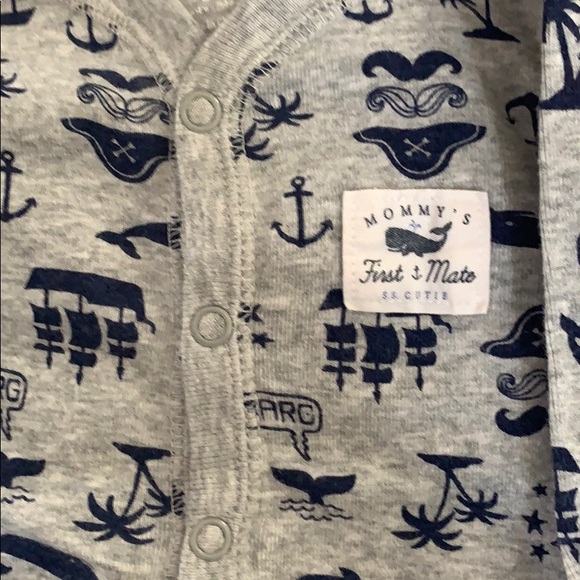 Set of 2 Carters long sleeve button down onesies - Picture 2 of 5